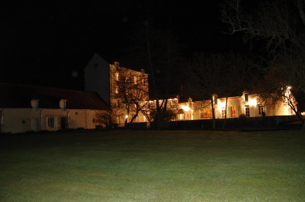 Le Moulin Neuf Panzió Vignoux-sur-Barangeon Kültér fotó
